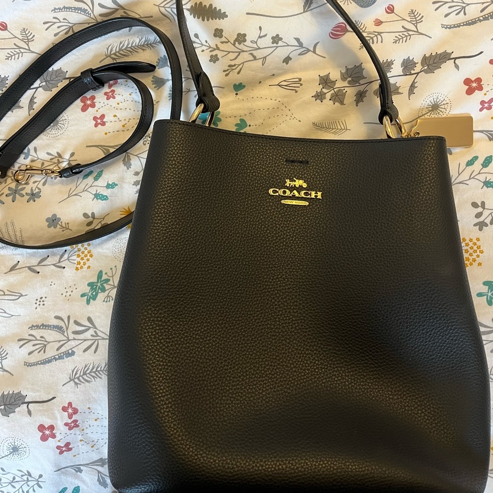 Coach bucket bag NWOT